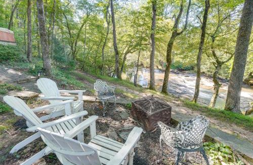 Hiawassee House | Hiwassee River Gem w/Huge Decks: Great for Groups