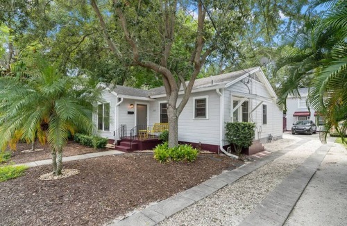 Historic Hyde Park North House | House ∙ 4 bedrooms ∙ 12 guests