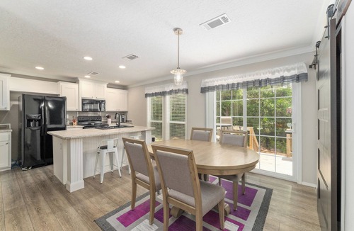 Summerfield House | Hobby Farm stay outside The Villages,
