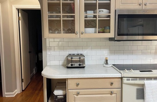Miller Southside House | HOKIE TAILGATE HEAVEN - Walking distance to stadium, campus, and downtown