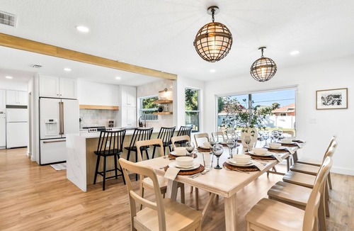 Cocoa Beach House | Holiday Home: Saltwater Pool & Spa, Steps to Sand, King Beds