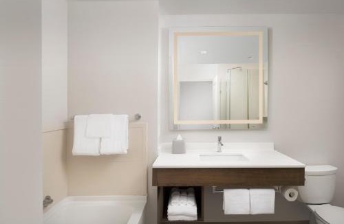 Jacksonville Beach Hotel | Holiday Inn Express Jacksonville Beach by IHG