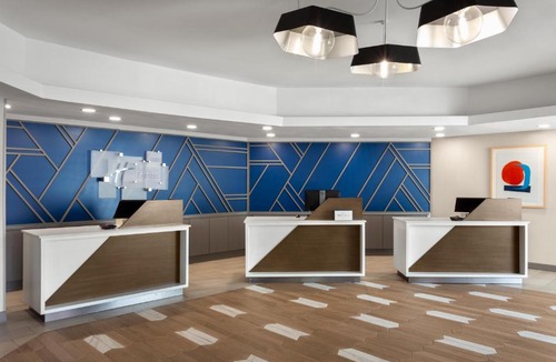 College Park Hotel | Holiday Inn Express Atlanta Airport - North by IHG