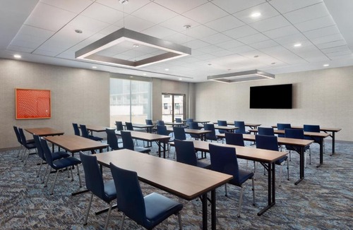 College Park Hotel | Holiday Inn Express Atlanta Airport - North by IHG