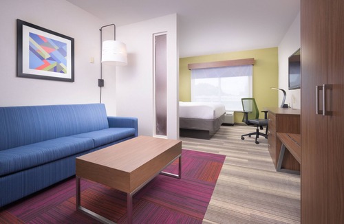 Downtown Chattanooga Hotel | Holiday Inn Express Hotel & Suites Chattanooga Downtown by IHG