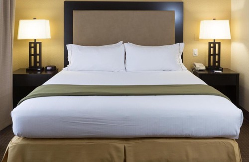 Northside Hotel | Holiday Inn Express Hotel & Suites Jacksonville Airport by IHG