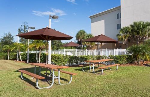Fort Pierce Hotel | Holiday Inn Express Hotel & Suites Fort Pierce West by IHG