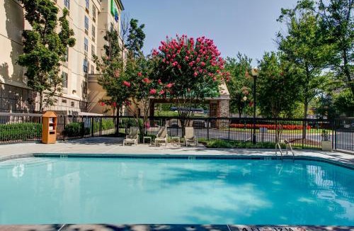Lindbergh Hotel | Holiday Inn Express Hotel & Suites Atlanta Buckhead by IHG