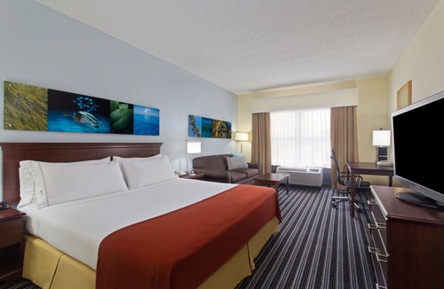 Downtown Dunedin Hotel | Holiday Inn Express Hotel & Suites Clearwater North-Dunedin by IHG