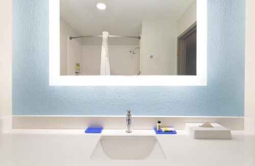 Lavonia Hotel | Holiday Inn Express Hotel & Suites Lavonia by IHG