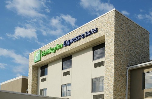 Williamstown Hotel | Holiday Inn Express & Suites - Williamstown - Glassboro by IHG