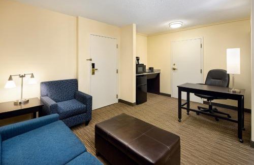 Alpharetta Hotel | Holiday Inn Express & Suites Alpharetta by IHG