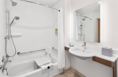 Port Malabar Hotel | Holiday Inn Express & Suites Palm Bay by IHG