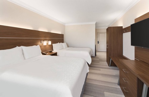 Byron Hotel | Holiday Inn Express & Suites Byron by IHG