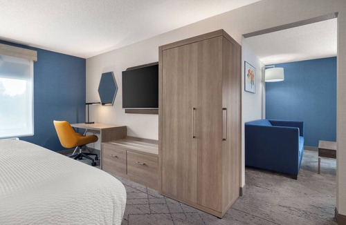 Buford Hotel | Holiday Inn Express & Suites Buford NE - Lake Lanier by IHG