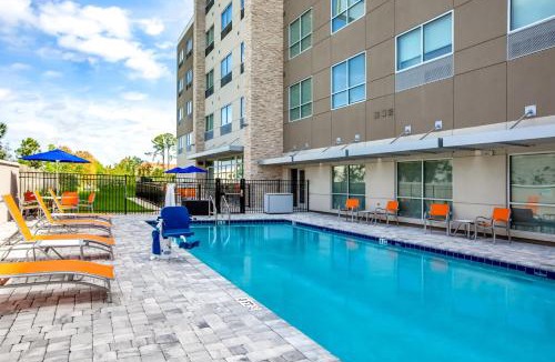 Sanford Hotel | Holiday Inn Express & Suites Sanford - Lake Mary by IHG