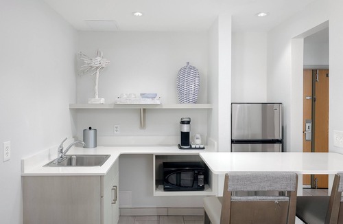 Villa Sabine Hotel | Holiday Inn Express Pensacola Beach by IHG