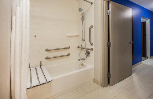 Rossville Hotel | Holiday Inn Express - White Marsh by IHG