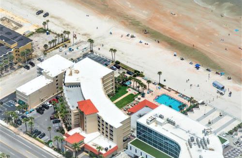 East Daytona Resort | Holiday Inn Hotel & Suites Daytona Beach On The Ocean by IHG