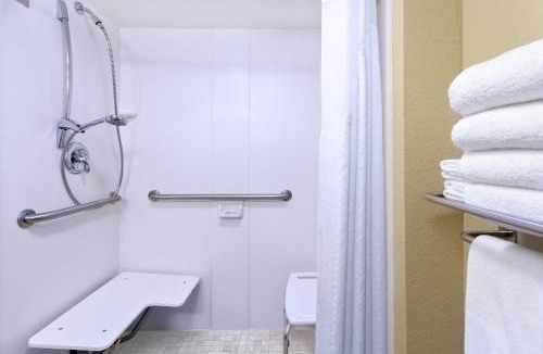 East Daytona Resort | Holiday Inn Hotel & Suites Daytona Beach On The Ocean by IHG