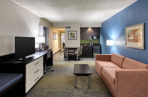 East Point Hotel | Holiday Inn Hotel & Suites Atlanta Airport-North by IHG