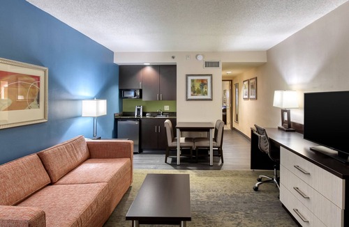 East Point Hotel | Holiday Inn Hotel & Suites Atlanta Airport-North by IHG