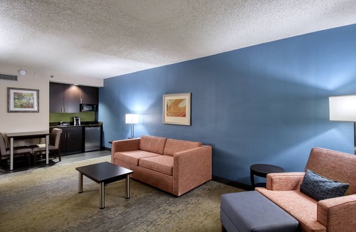 East Point Hotel | Holiday Inn Hotel & Suites Atlanta Airport-North by IHG