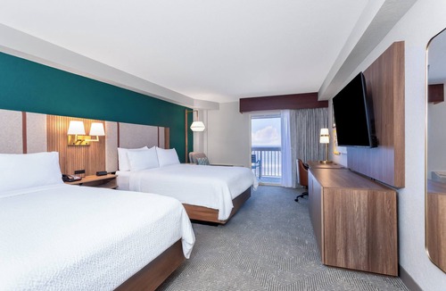 East Daytona Hotel | Holiday Inn & Suites Daytona Beach on the Ocean by IHG