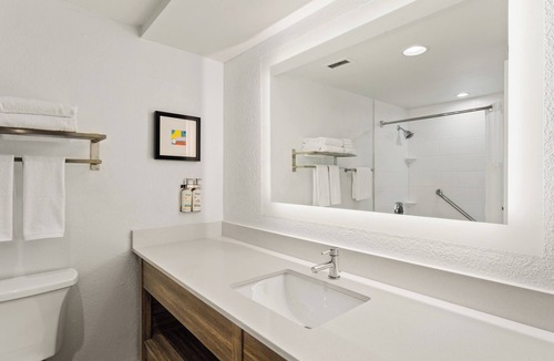 Westshore Hotel | Holiday Inn Tampa Westshore - Airport Area by IHG