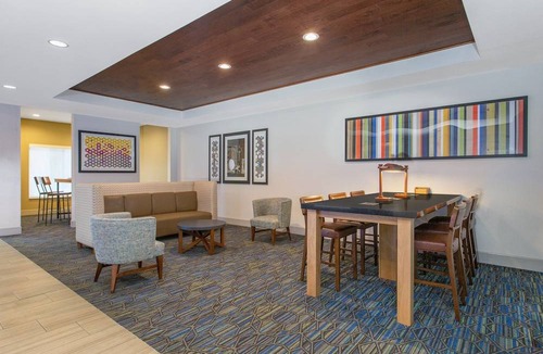 Silver Springs Hotel | Holiday Inn Express Hotel & Suites Silver Springs - Ocala, an IHG Hotel