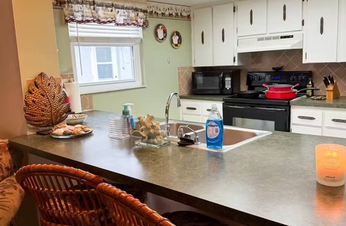 Forest Hills East House | Holiday Vacation Home