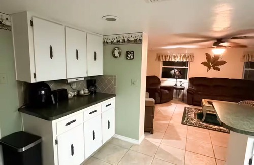 Forest Hills East House | Holiday Vacation Home