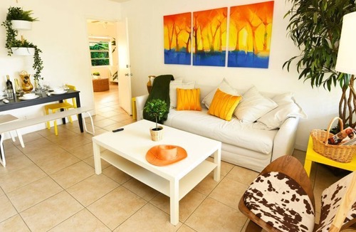 Poinciana Park Apartment | Holidays Sale | 20-40% discounts | Beach 6min | Downtown 4min