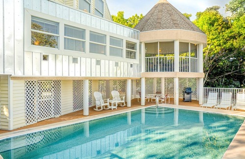 Wulfert House | Holly House