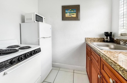Hollywood Apartment | Hollywood Beach Swan