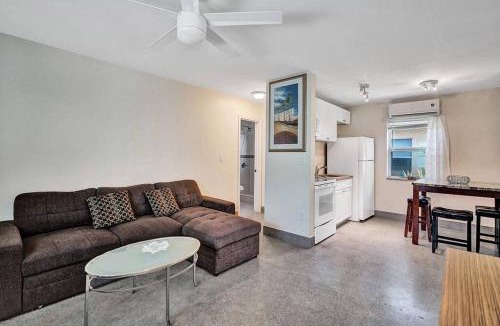 North Beach Apartment | Hollywood Beach Walk, a vacation home in Miami