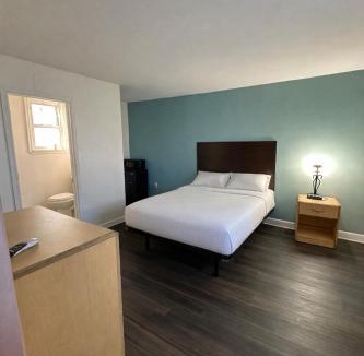 New Castle Hotel | Hollywood Motel