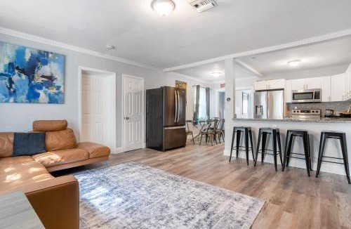 South Lake House | Hollywood Peaceful Hostel