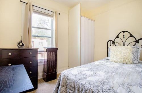 East Orange House | Hollywood