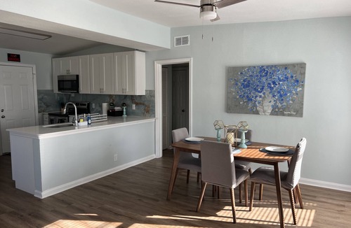 Riverview House | Home Away from Home! 18 min. from Jax Airport and 14 min. from Everbank Stadium