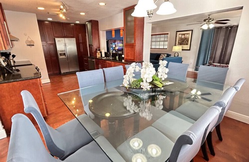 Olympia Heights House | HOME AWAY FROM HOME Near Airport/Malls/Highways