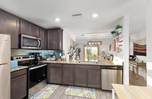 Biggar House | Home in Peace in Fort Myers. Weekly and Long Stay Discounts!