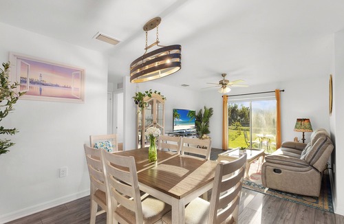 Biggar House | Home in Peace in Fort Myers. Weekly and Long Stay Discounts!