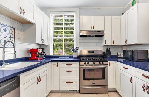 Dixon Park House | Home in Victorian District Near Forsyth Park, Heated Pool Access