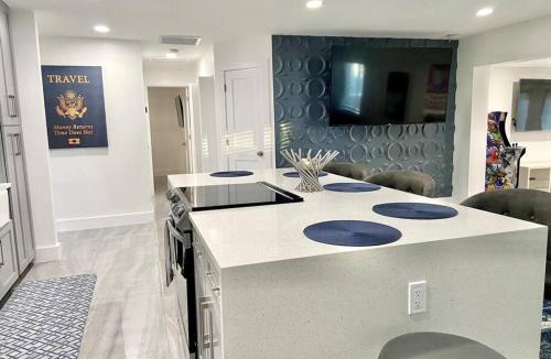 West Palm Beach House | Home in West Palm Beach, FL -Ware