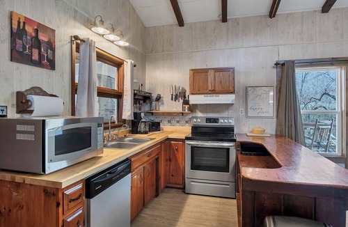 Townsend House | Home located on the river , perfect for enjoying a evening on the deck grilling.
