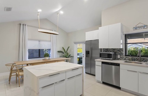 Dania Beach House | Home Near Hollywood Beach/Backyard Oasis w/Heated Pool