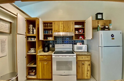 Mill Run House | Home near Theme Parks, Airports, Lakes, Shops, Etc.
