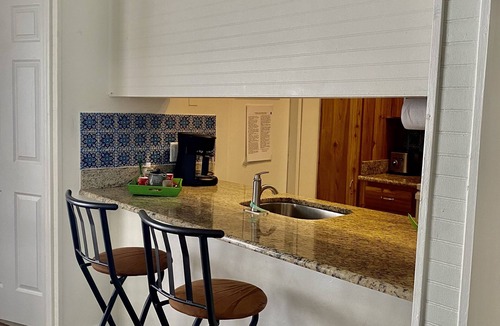 Mill Run House | Home near Theme Parks, Airports, Lakes, Shops, Etc.