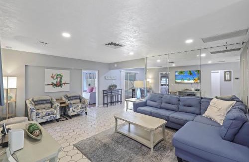 Marco Island House | Home on water with pool/lanai kitchen/walk to beach